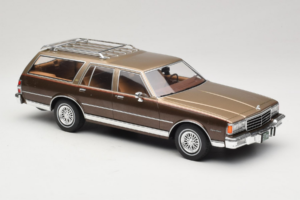 Chevrolet Caprice Estate Wagon Beige MCG 1:18 MCG18476 Métal — image 4 sur 6