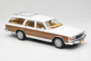 Chevrolet Caprice Estate Wagon Blanc MCG 1:18 MCG18475 Métal — image 4 sur 6