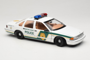 Chevrolet Caprice Metro Dade Police UT Models 1:18 21024 Métal — image 6 sur 8