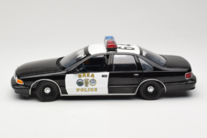 Chevrolet Caprice Californie Police UT Models 1:18 180142098 Métal — image 4 sur 8