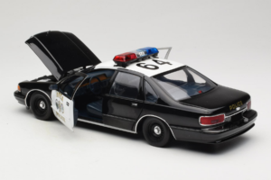 Chevrolet Caprice Californie Police UT Models 1:18 180142098 Métal — image 5 sur 8