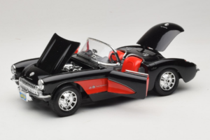 Chevrolet Corvette C1 Noir & Rouge Bburago 1:18 3034-M1 Métal — image 2 sur 8