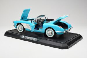 Chevrolet Corvette C1 Hard Top Bleu Solido 1:12 1202-M1 Métal — image 5 sur 8