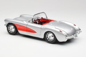 Chevrolet Corvette C1 Argent & Rouge Bburago 1:18 3024-M1 Métal — image 7 sur 8
