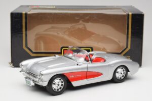 Chevrolet Corvette C1 Argent & Rouge Bburago 1:18 3024-M1 Métal — image 8 sur 8