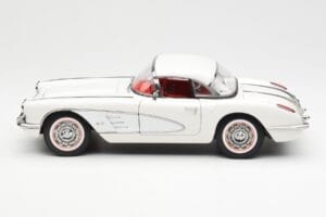 Chevrolet Corvette C1 Spider Hard Top Snowcrest Blanc AUTOart 1:18 71147 Métal — image 4 sur 8