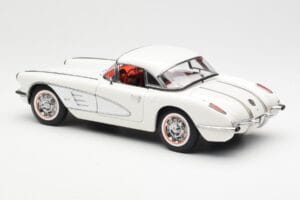 Chevrolet Corvette C1 Spider Hard Top Snowcrest Blanc AUTOart 1:18 71147 Métal — image 7 sur 8