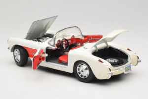 Chevrolet Corvette C1 Blanc & Rouge Bburago 1:18 3024-M3 Métal — image 5 sur 8