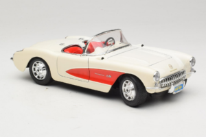 Chevrolet Corvette C1 Blanc & Rouge Bburago 1:18 3024-M3 Métal — image 6 sur 8