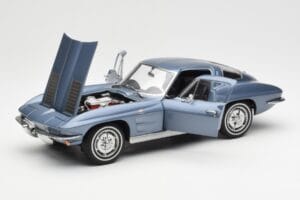 Chevrolet Corvette C2 Gris Bleu Métallique AUTOart 1:18 71182 Métal — image 2 sur 8