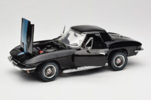 Chevrolet Corvette C2 Noir American Muscle 1:18 AMM1099/06 Métal — image 2 sur 8