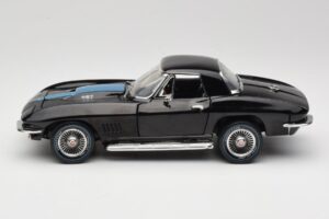 Chevrolet Corvette C2 Noir American Muscle 1:18 AMM1099/06 Métal — image 4 sur 8