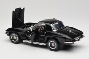 Chevrolet Corvette C2 Noir American Muscle 1:18 AMM1099/06 Métal — image 5 sur 8