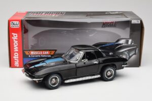 Chevrolet Corvette C2 Noir American Muscle 1:18 AMM1099/06 Métal — image 8 sur 8