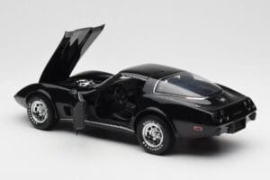 Chevrolet Corvette C3 Noir UT Models 1:18 21071 Métal — image 5 sur 8