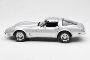 Chevrolet Corvette C3 Argent UT Models 1:18 21072 Métal — image 4 sur 8