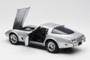 Chevrolet Corvette C3 Argent UT Models 1:18 21072 Métal — image 5 sur 8