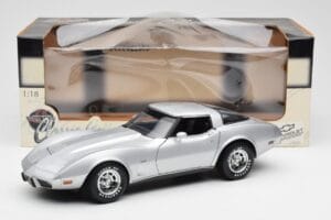 Chevrolet Corvette C3 Argent UT Models 1:18 21072 Métal — image 8 sur 8