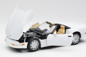 Chevrolet Corvette C4 Cabriolet Blanc Maisto 1:18 32830 Métal — image 2 sur 8