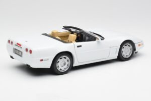 Chevrolet Corvette C4 Cabriolet Blanc Maisto 1:18 32830 Métal — image 3 sur 8