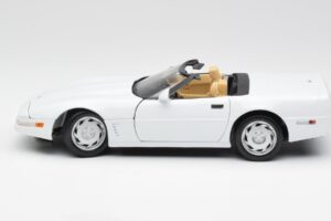 Chevrolet Corvette C4 Cabriolet Blanc Maisto 1:18 32830 Métal — image 4 sur 8