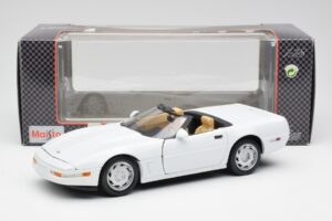 Chevrolet Corvette C4 Cabriolet Blanc Maisto 1:18 32830 Métal — image 8 sur 8