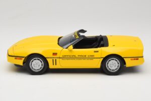 Chevrolet Corvette C4 Indianapolis 500 Pace Car Jaune Greenlight 1:18 11801-06 Métal — image 4 sur 8