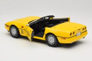 Chevrolet Corvette C4 Indianapolis 500 Pace Car Jaune Greenlight 1:18 11801-06 Métal — image 5 sur 8