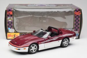 Chevrolet Corvette C4 Indy 500 Pace Car Maisto 1:18 56011 Métal — image 8 sur 8