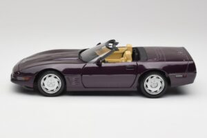 Chevrolet Corvette C4 LT4 Cabriolet Violet Métallisé Maisto 1:18 50277 Métal — image 4 sur 8