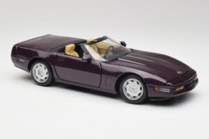 Chevrolet Corvette C4 LT4 Cabriolet Violet Métallisé Maisto 1:18 50277 Métal — image 6 sur 8