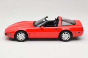 Chevrolet Corvette C4 Torch Red GT Spirit 1:18 GT537 Résine — image 3 sur 6