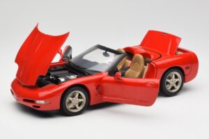 Chevrolet Corvette C5 Cabriolet Rouge UT Models 1:18 21006 Métal — image 2 sur 8