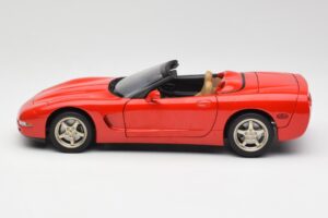 Chevrolet Corvette C5 Cabriolet Rouge UT Models 1:18 21006 Métal — image 4 sur 8