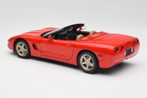 Chevrolet Corvette C5 Cabriolet Rouge UT Models 1:18 21006 Métal — image 7 sur 8