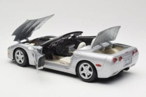 Chevrolet Corvette C5 Cabriolet Argent Maisto 1:18 50317 Métal — image 5 sur 8