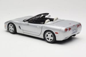 Chevrolet Corvette C5 Cabriolet Argent Maisto 1:18 50317 Métal — image 7 sur 8