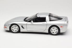 Chevrolet Corvette C5 Argent Bburago 1:18 3056 Métal — image 4 sur 8