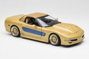 Chevrolet Corvette C5 Guldstrand Signature Edition Or Maisto 1:18 31657 Métal — image 6 sur 8