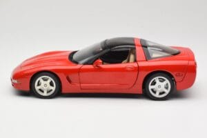 Chevrolet Corvette C5 Targa Rouge UT Models 1:18 21001 Métal — image 4 sur 8