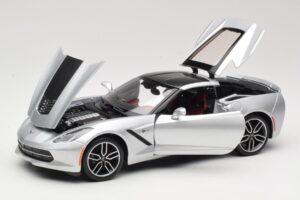 Chevrolet Corvette C7 Argent Maisto 1:18 38132 Métal — image 2 sur 8