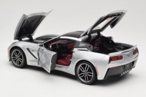 Chevrolet Corvette C7 Argent Maisto 1:18 38132 Métal — image 5 sur 8