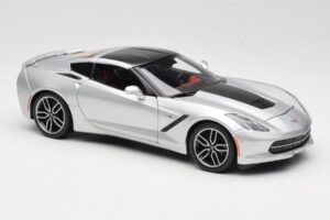 Chevrolet Corvette C7 Argent Maisto 1:18 38132 Métal — image 6 sur 8