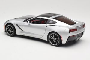 Chevrolet Corvette C7 Argent Maisto 1:18 38132 Métal — image 7 sur 8