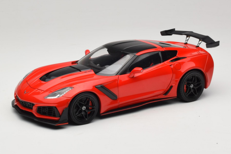 Chevrolet Corvette C7 ZR1 Torch Red IXO 1:18 18RDC243-FO Métal