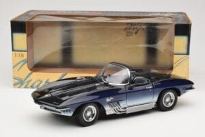 Chevrolet Corvette Mako Shark Bleu Foncé UT Models 1:18 21061 Métal — image 8 sur 8