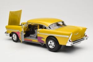 Chevrolet Custom Jaune avec Flamme Hot Wheels 1:18 21356 Métal — image 5 sur 8
