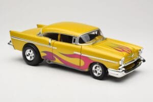 Chevrolet Custom Jaune avec Flamme Hot Wheels 1:18 21356 Métal — image 6 sur 8