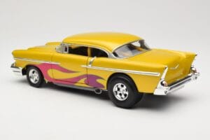 Chevrolet Custom Jaune avec Flamme Hot Wheels 1:18 21356 Métal — image 7 sur 8