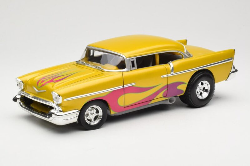 Chevrolet Custom Jaune avec Flamme Hot Wheels 1:18 21356 Métal